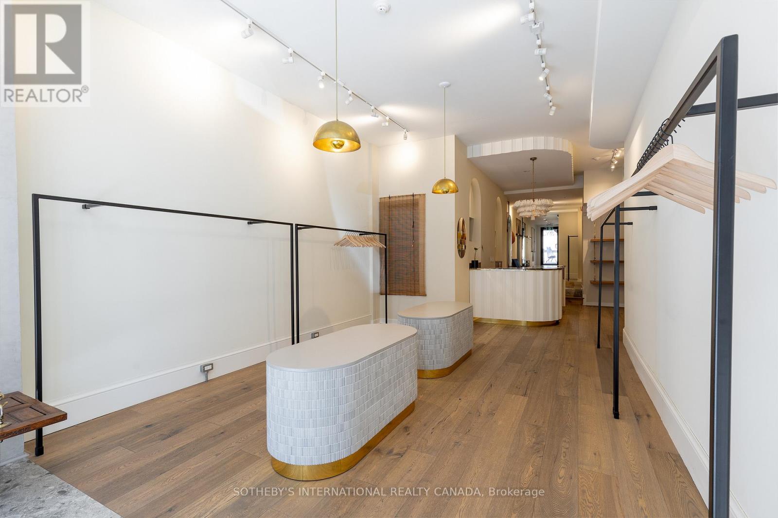 Property at 872 COLLEGE STREET image 5