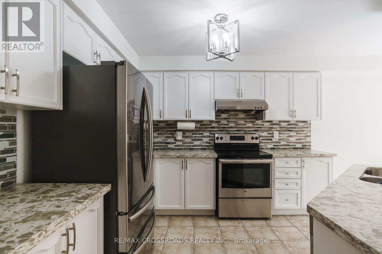 15 Oates Drive, Toronto (Clairlea-Birchmount), Ontario  M1L 0A9 - Photo 11 - E12223292