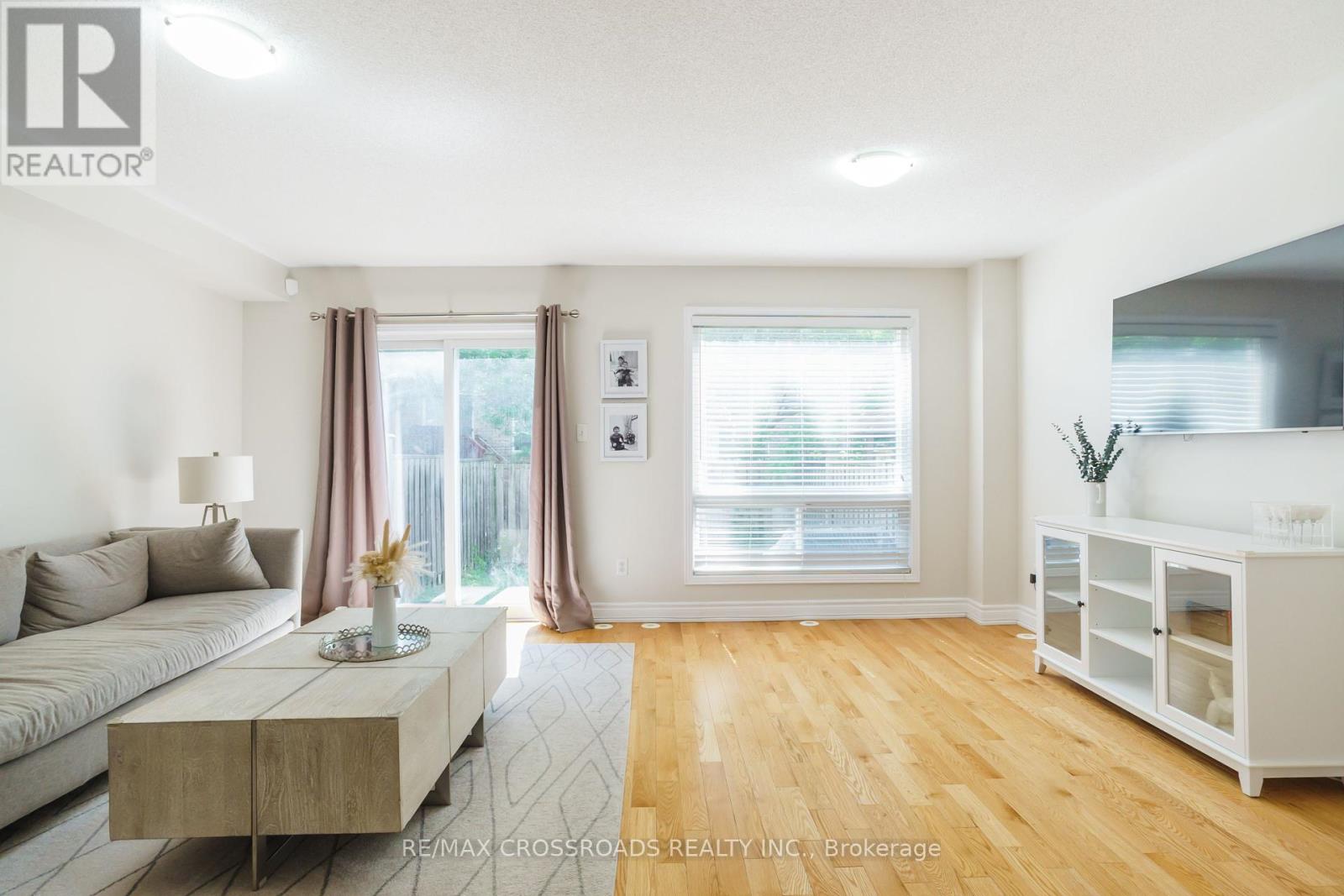 15 Oates Drive, Toronto (Clairlea-Birchmount), Ontario  M1L 0A9 - Photo 7 - E12223292