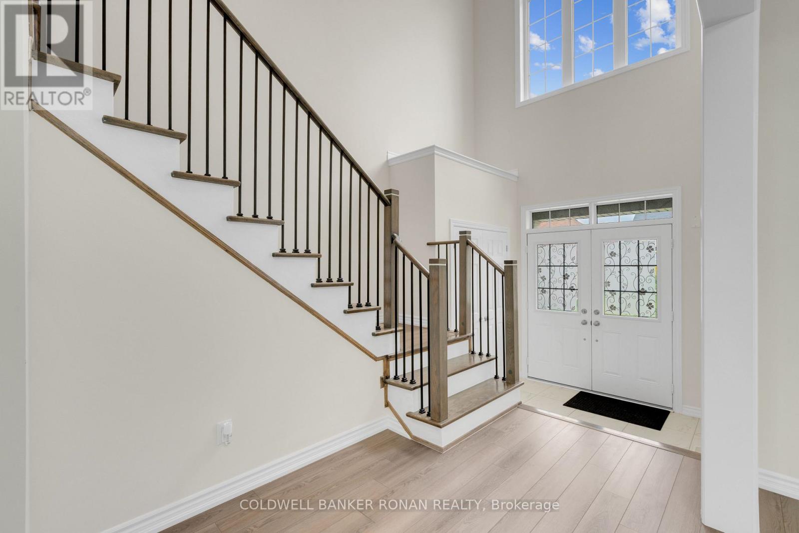 Property at 203 ROY DRIVE image 4