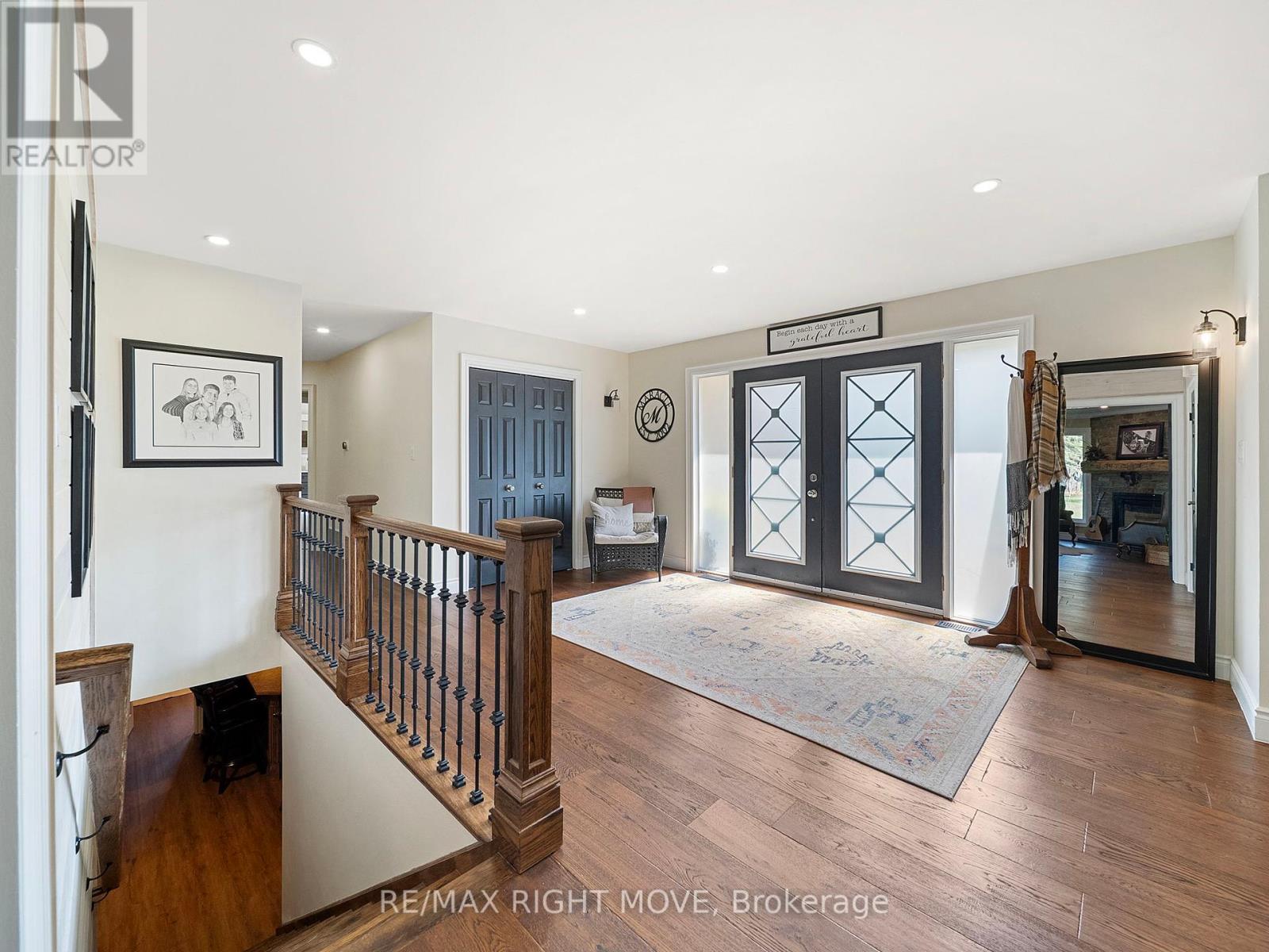 Property at 1948 CARRIAGE COURT image 3