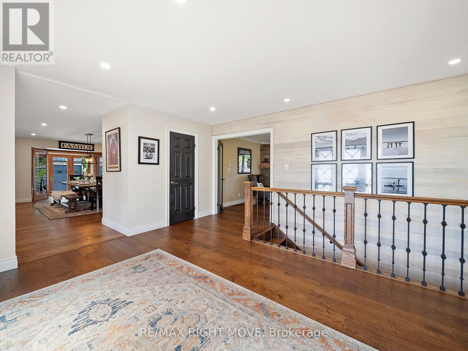 Property at 1948 CARRIAGE COURT image 4