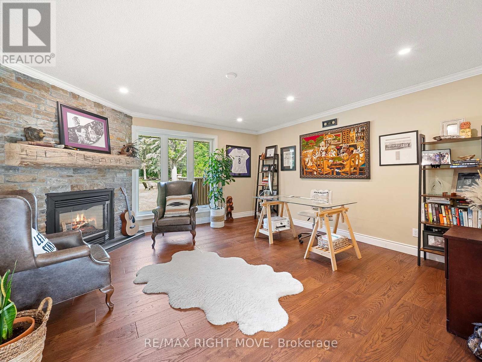 Property at 1948 CARRIAGE COURT image 5