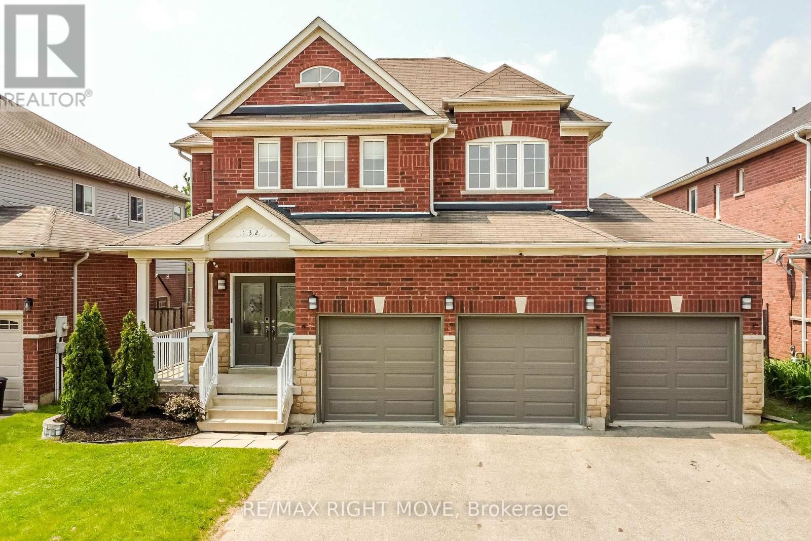 Property at 132 THE QUEENSWAY image 1