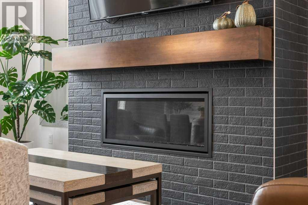 Property at 172 Ambleside Crescent NW image 4