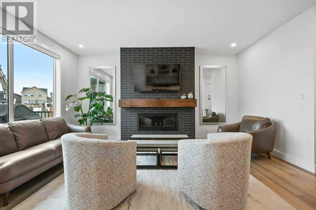 Property at 172 Ambleside Crescent NW image 5