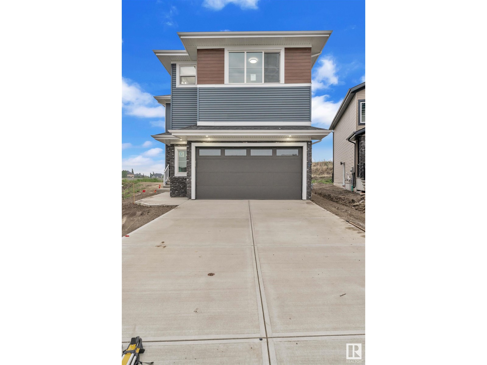 Property at 6209 19 ST NE image 3
