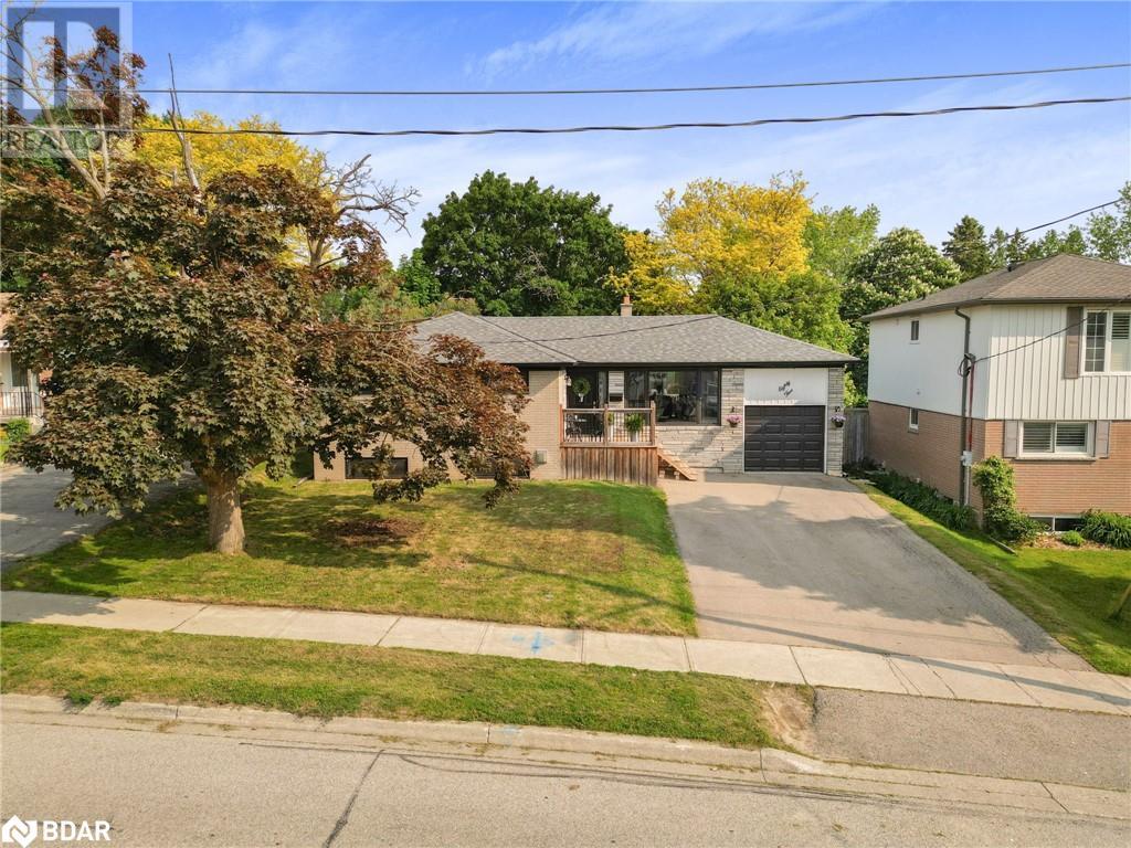 Property at 85 GLADMAN Avenue image 3