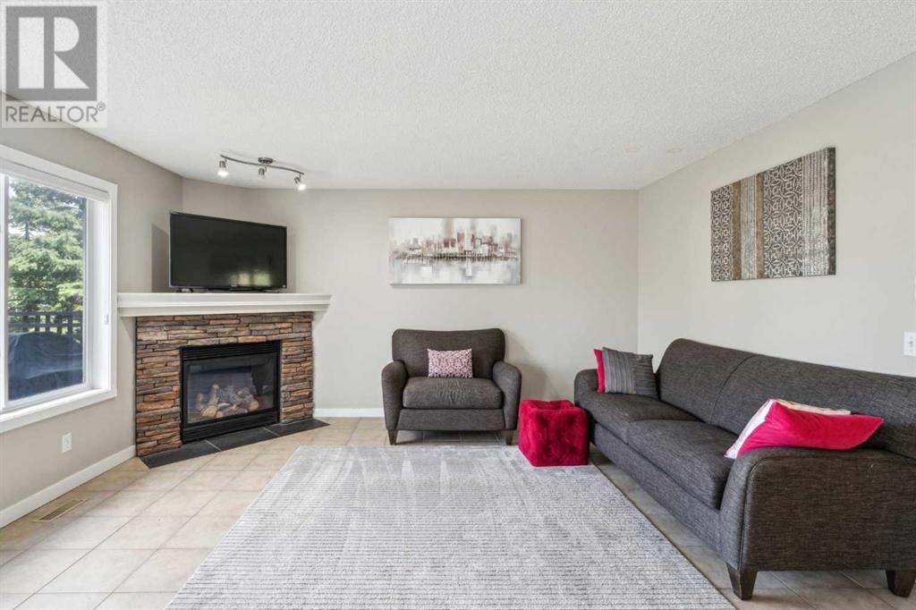 Property at 195 Cougarstone Court SW image 5