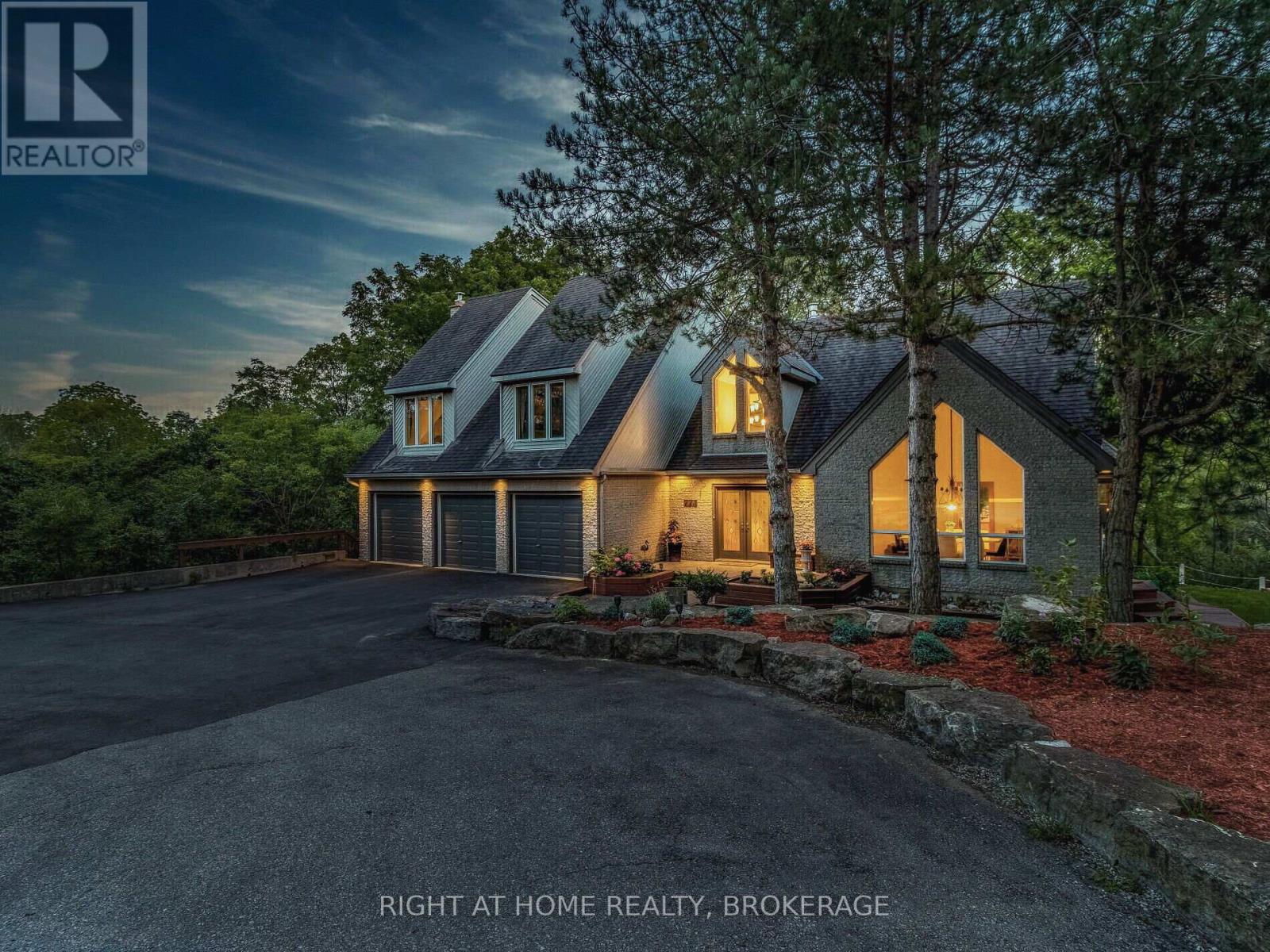Property at 774 OLD DUNDAS ROAD image 5
