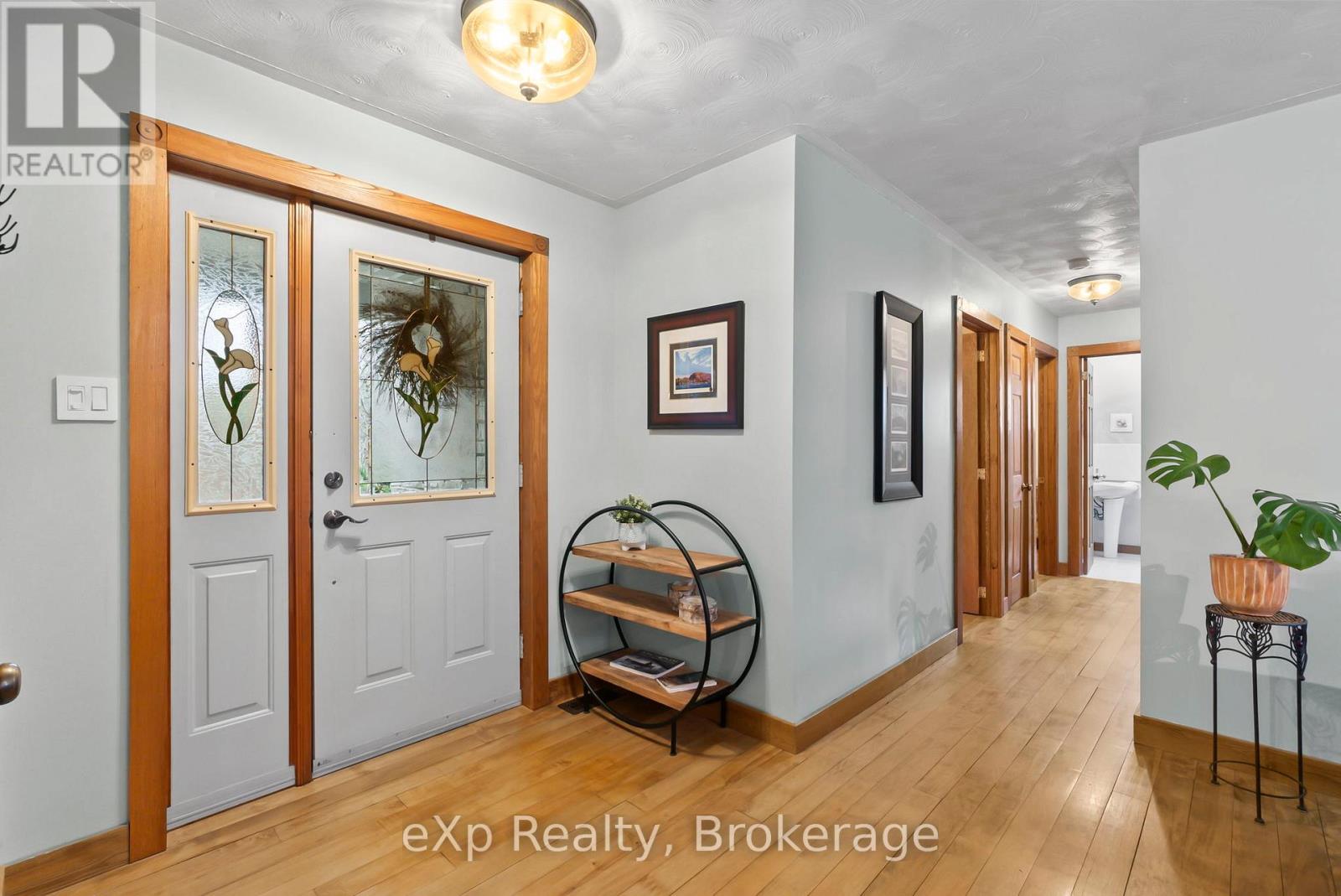 5 15th Avenue, South Bruce Peninsula, Ontario  N0H 2T0 - Photo 6 - X12109285
