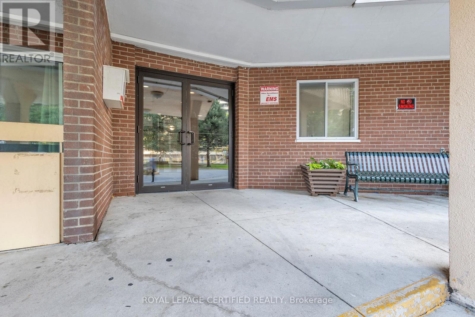 Property at 912 - 3555 DERRY ROAD image 4