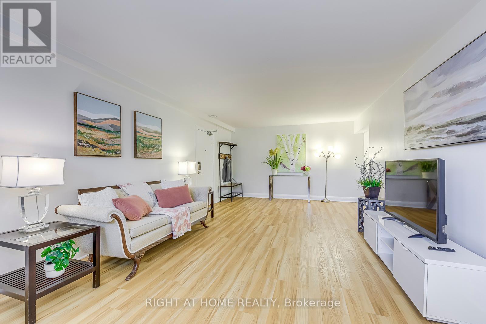 1 - 288 Reynolds Street, Oakville (Oo Old Oakville), Ontario  L6J 3L4 - Photo 13 - W12223318