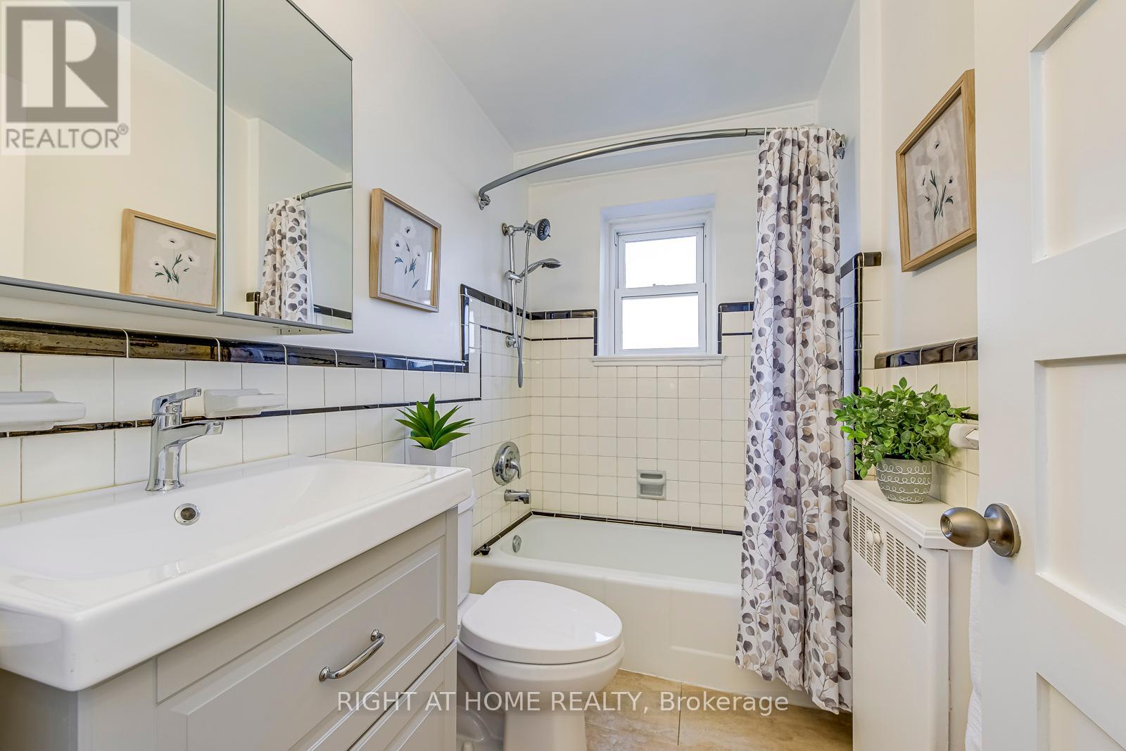 1 - 288 Reynolds Street, Oakville (Oo Old Oakville), Ontario  L6J 3L4 - Photo 21 - W12223318