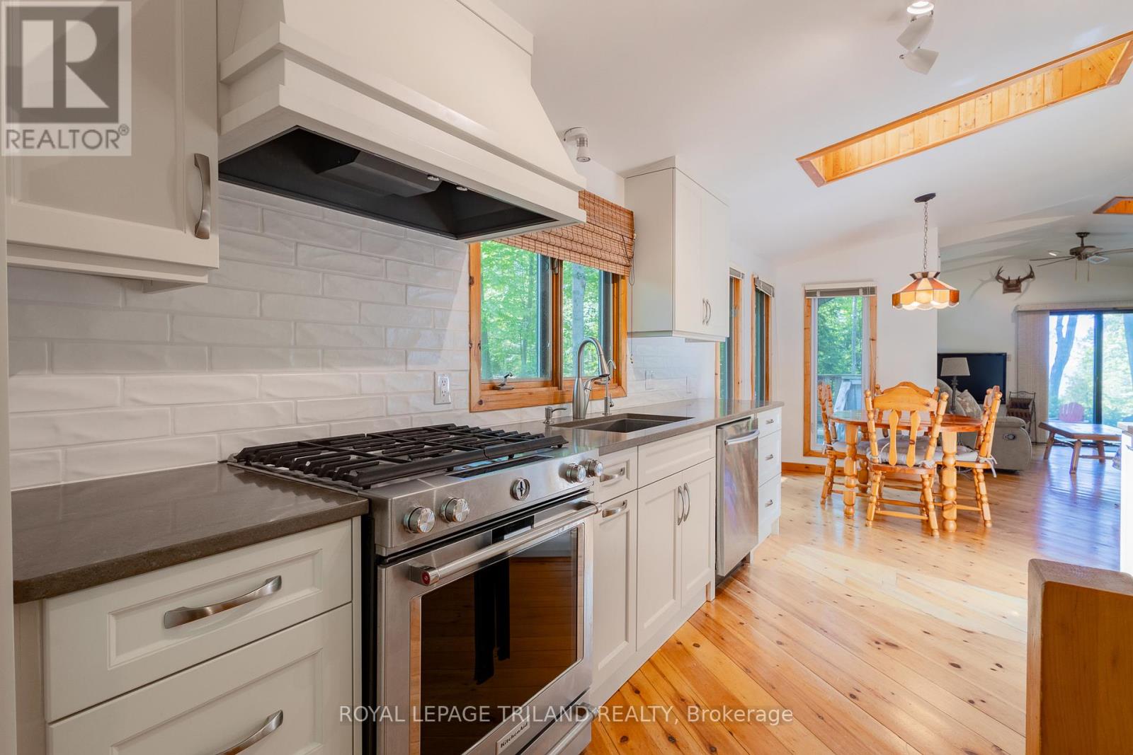 75331 Glitter Bay Crescent, Bluewater, Ontario  N0M 1G0 - Photo 17 - X12222159