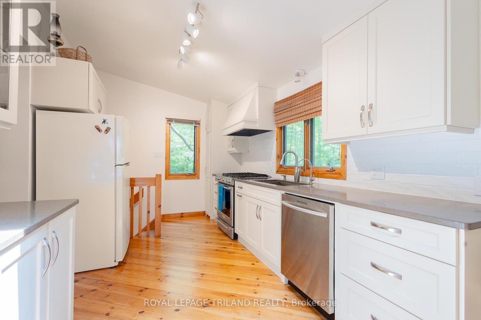 75331 Glitter Bay Crescent, Bluewater, Ontario  N0M 1G0 - Photo 18 - X12222159
