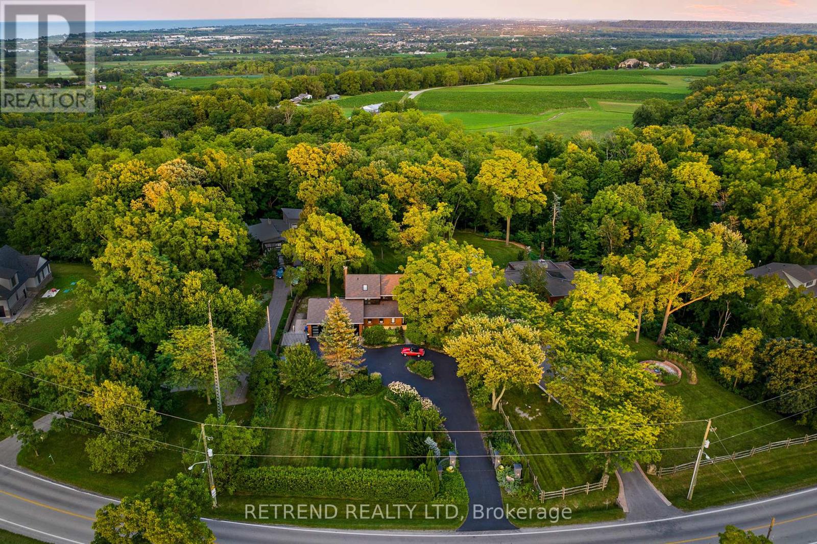 Property at 487 RIDGE ROAD E image 3