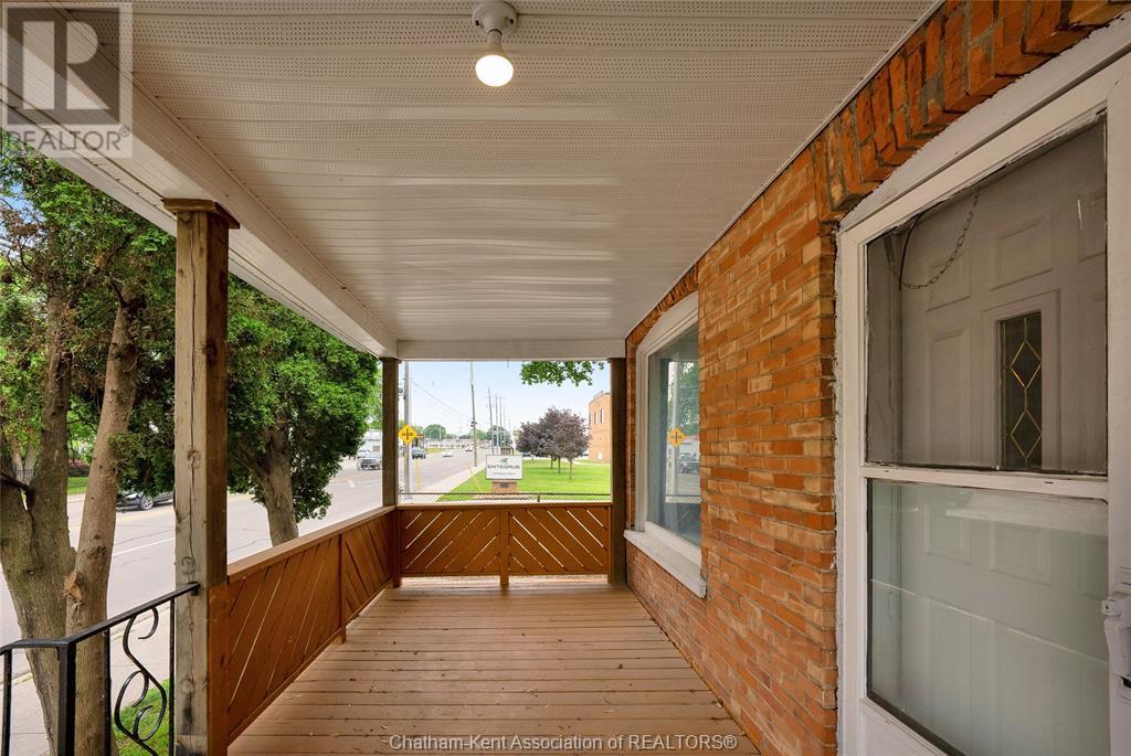 Property at 304 Queen STREET image 2