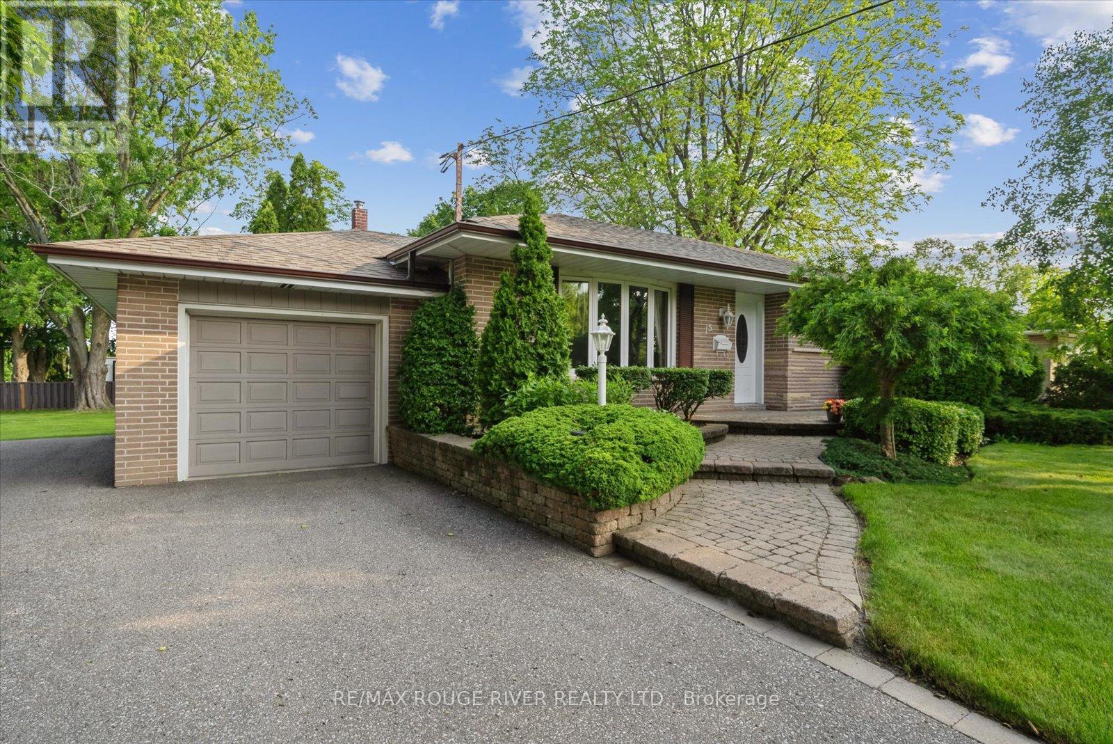 Property at 15 WESTWOOD DRIVE image 4