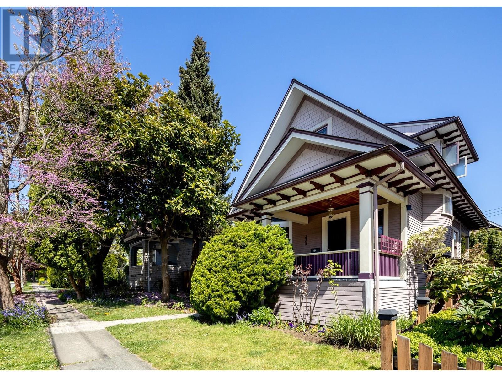 329 PINE STREET, new westminster, British Columbia V3L2T1