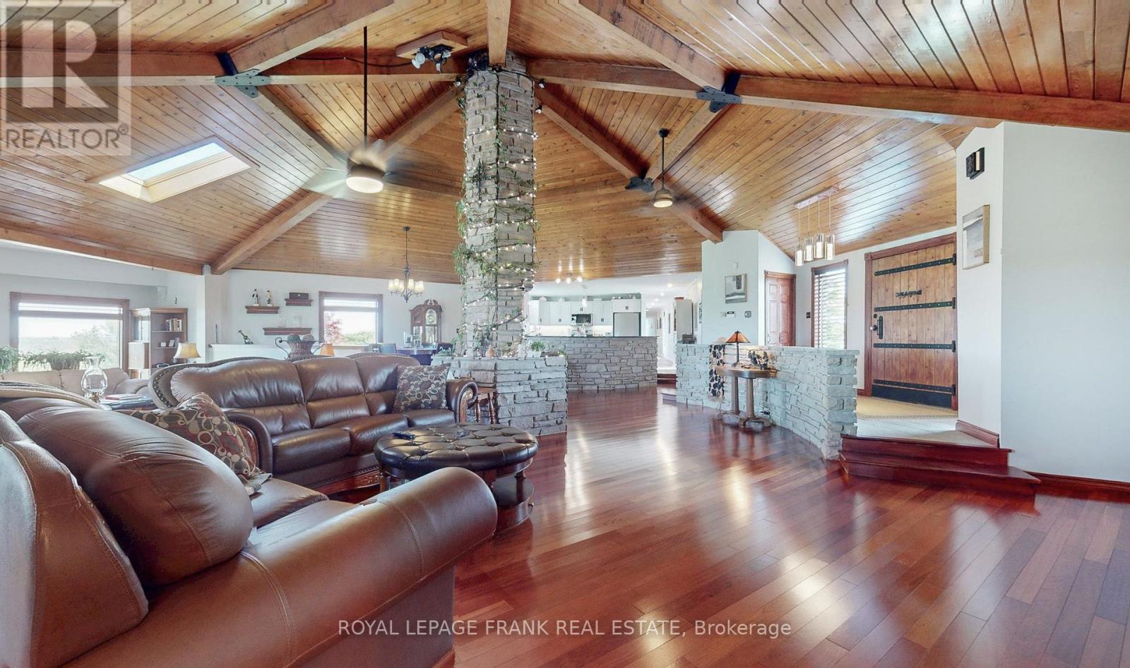 10 Cityview Heights, Kawartha Lakes, Ontario  K0L 1K0 - Photo 11 - X12223520