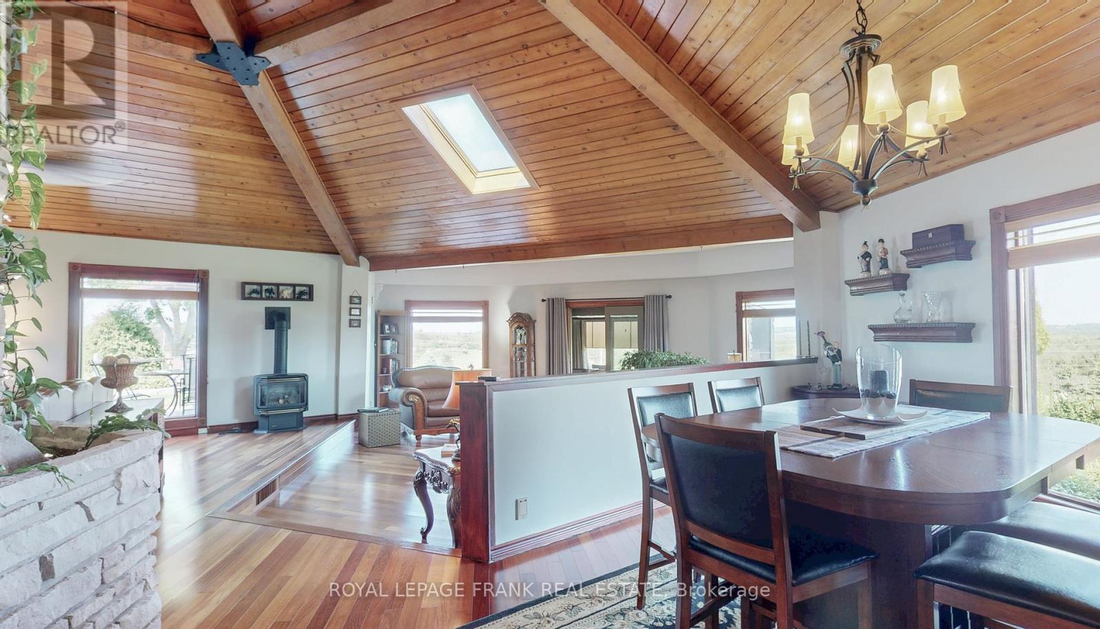 10 Cityview Heights, Kawartha Lakes, Ontario  K0L 1K0 - Photo 15 - X12223520