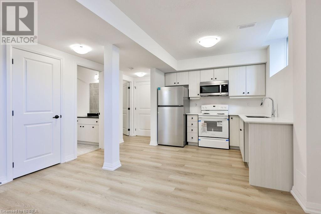 24 Broddy Avenue Unit# Lower, Brantford, Ontario  N3T 0V2 - Photo 11 - 40740676