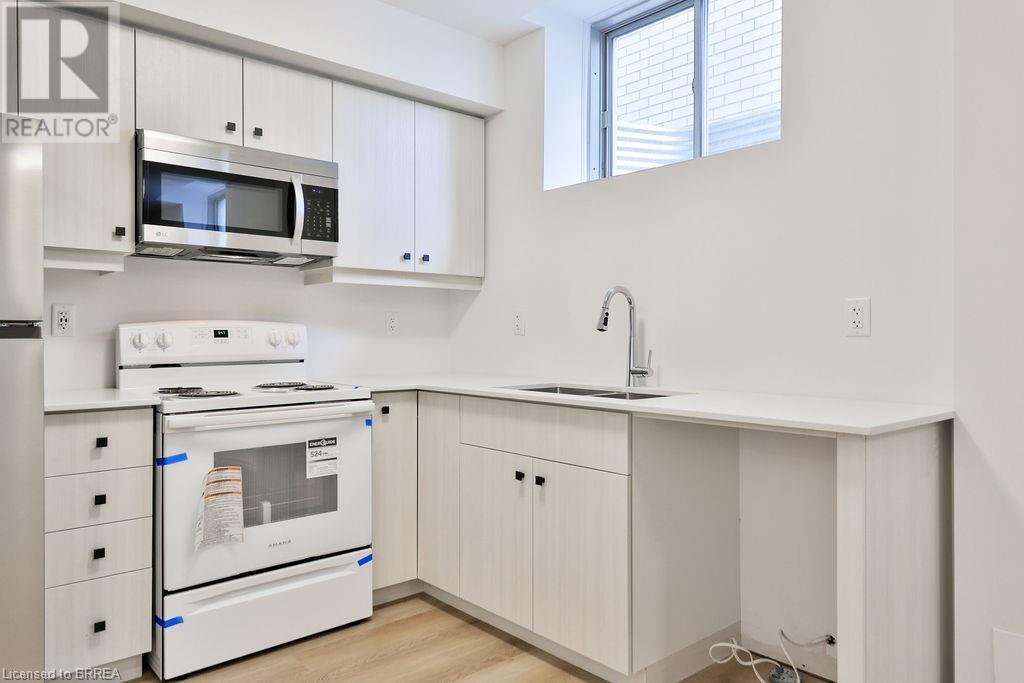 24 Broddy Avenue Unit# Lower, Brantford, Ontario  N3T 0V2 - Photo 14 - 40740676