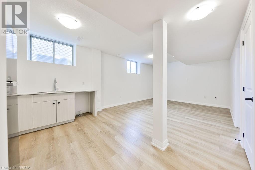 24 Broddy Avenue Unit# Lower, Brantford, Ontario  N3T 0V2 - Photo 8 - 40740676