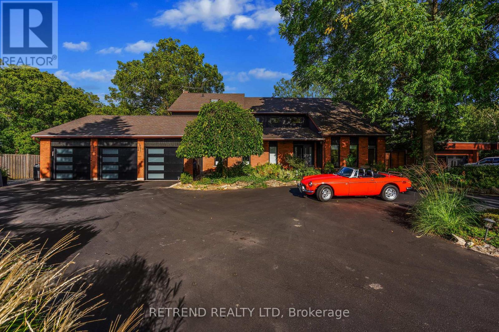 Property at 487 RIDGE ROAD E image 2