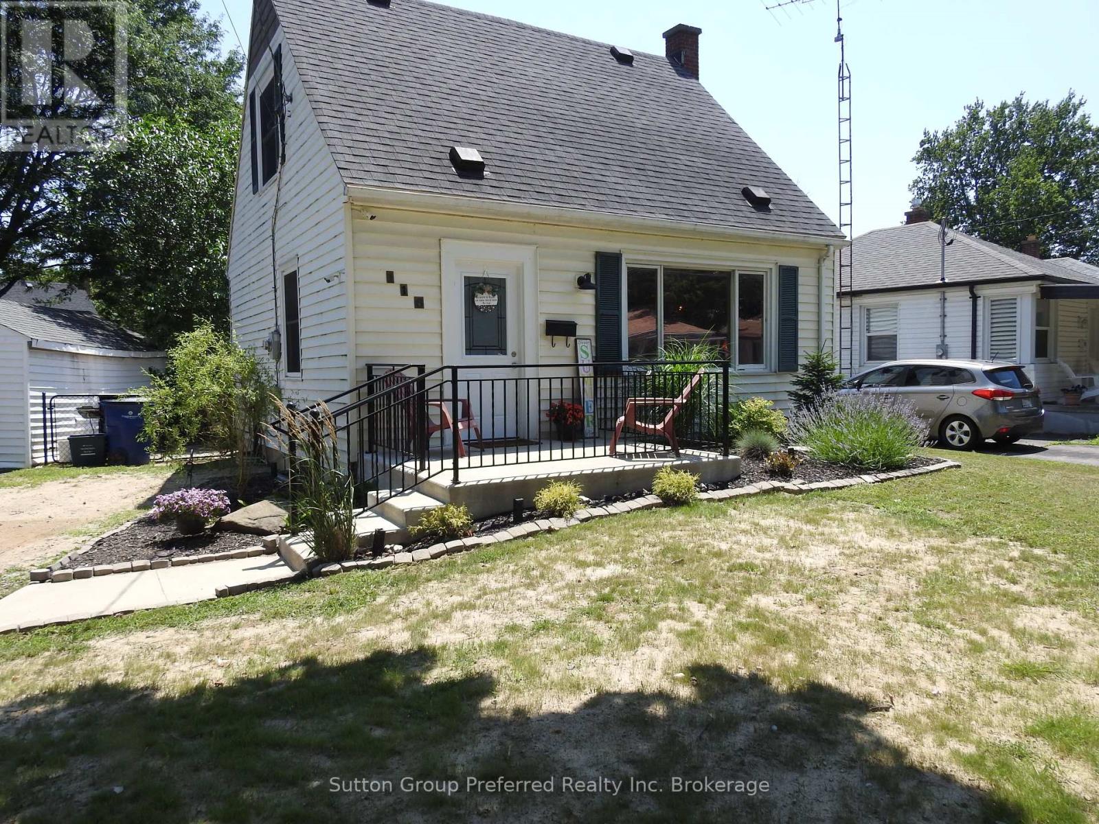 Property at 116 SUNNYSIDE AVENUE image 2