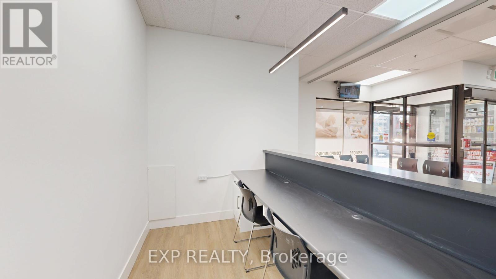 114 - 101 Cherryhill Boulevard, London North, Ontario  N6H 4S4 - Photo 8 - X12223538