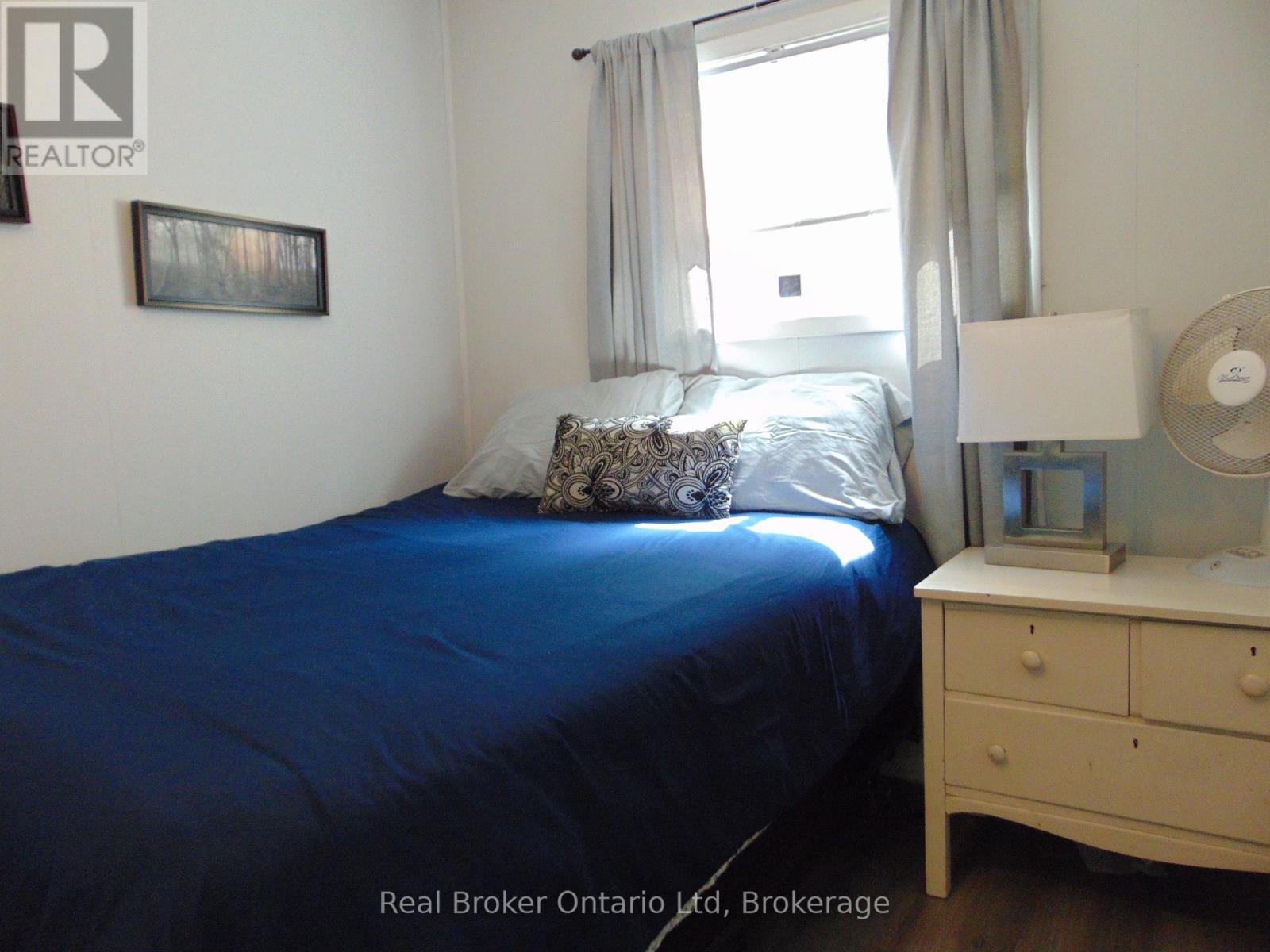 42 Thompson Avenue S, Native Leased Lands, Ontario  N0H 2L0 - Photo 12 - X12151697