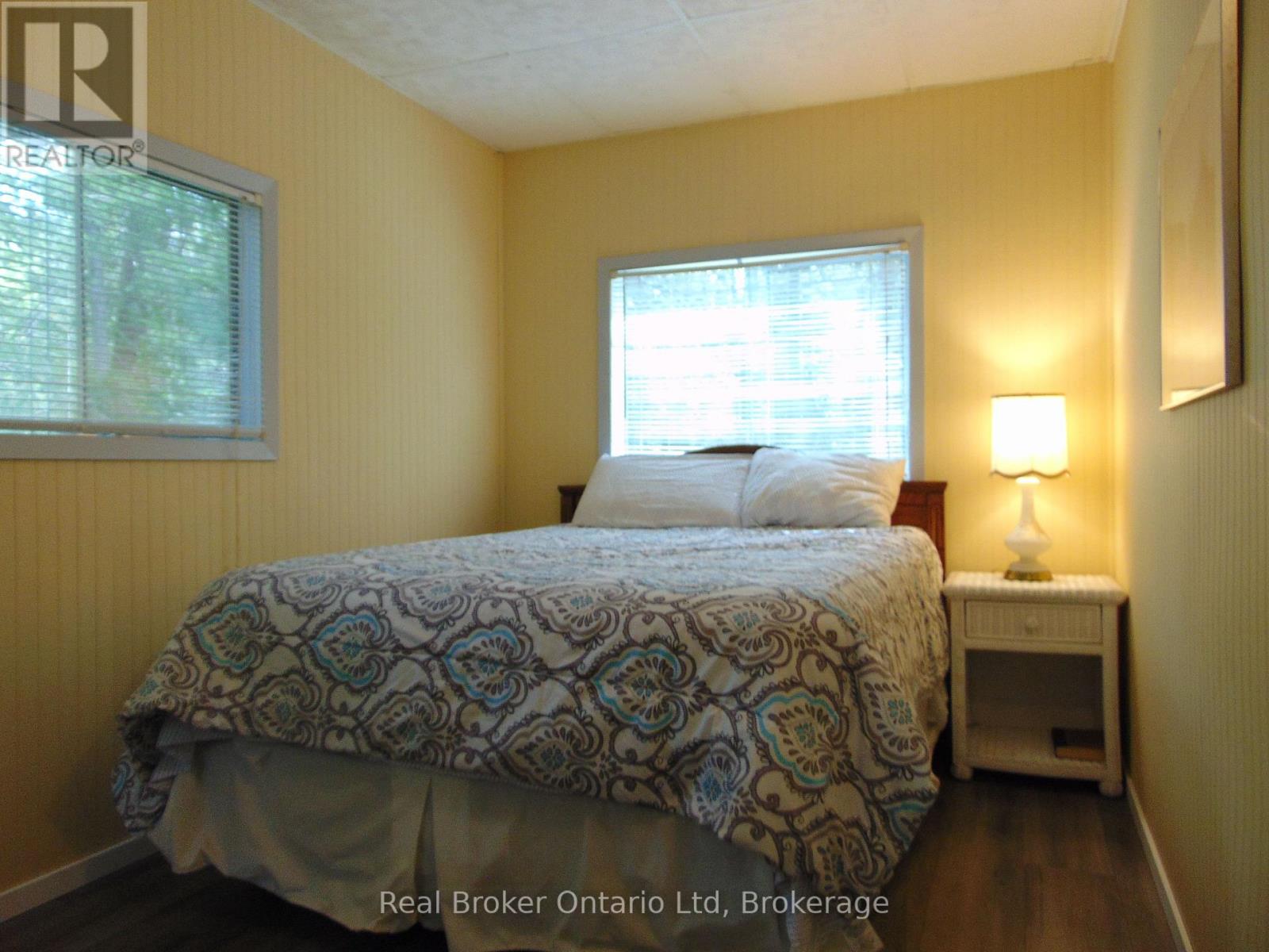 42 Thompson Avenue S, Native Leased Lands, Ontario  N0H 2L0 - Photo 9 - X12151697