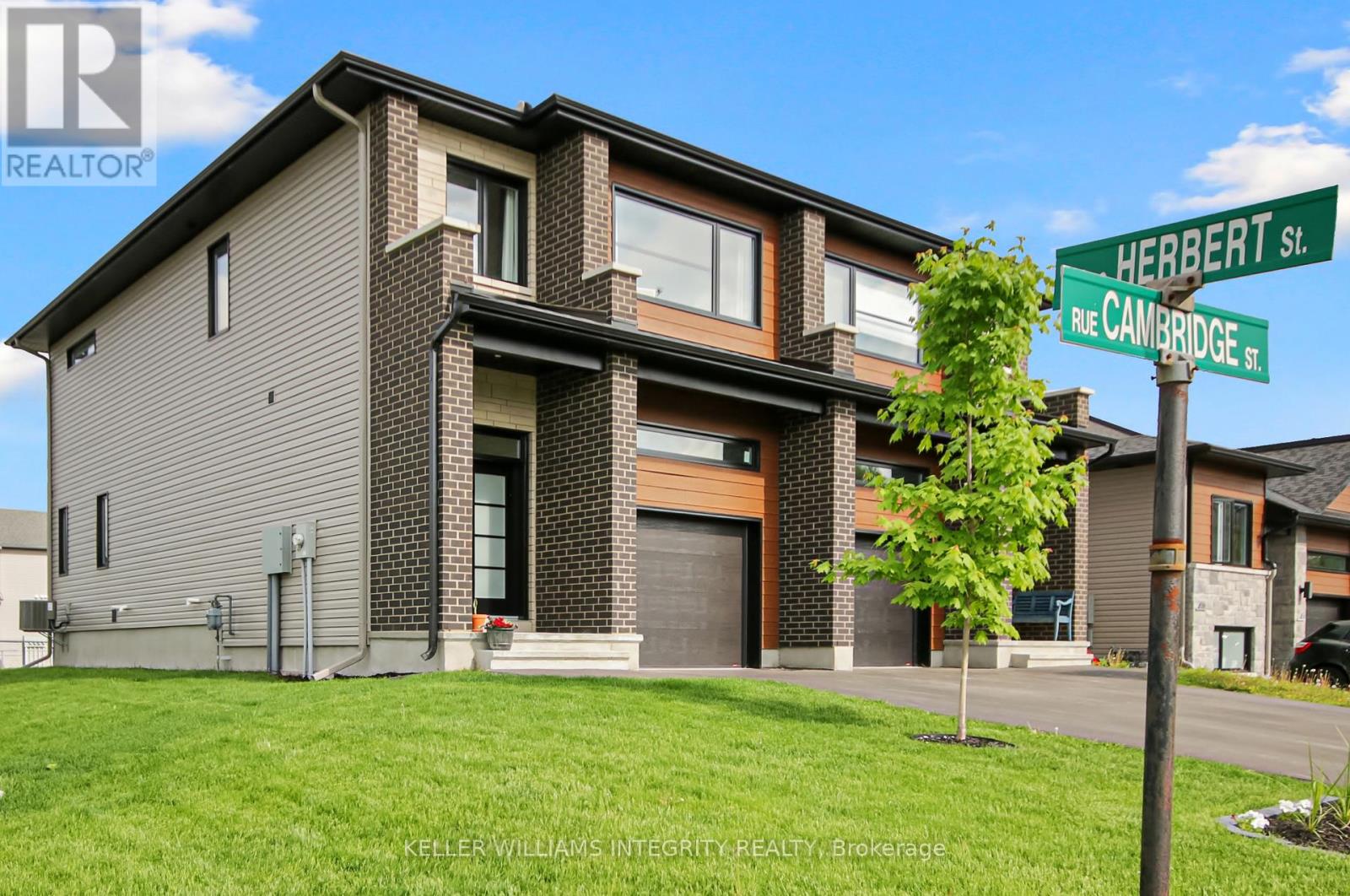 Property at 43 CAMBRIDGE STREET image 2