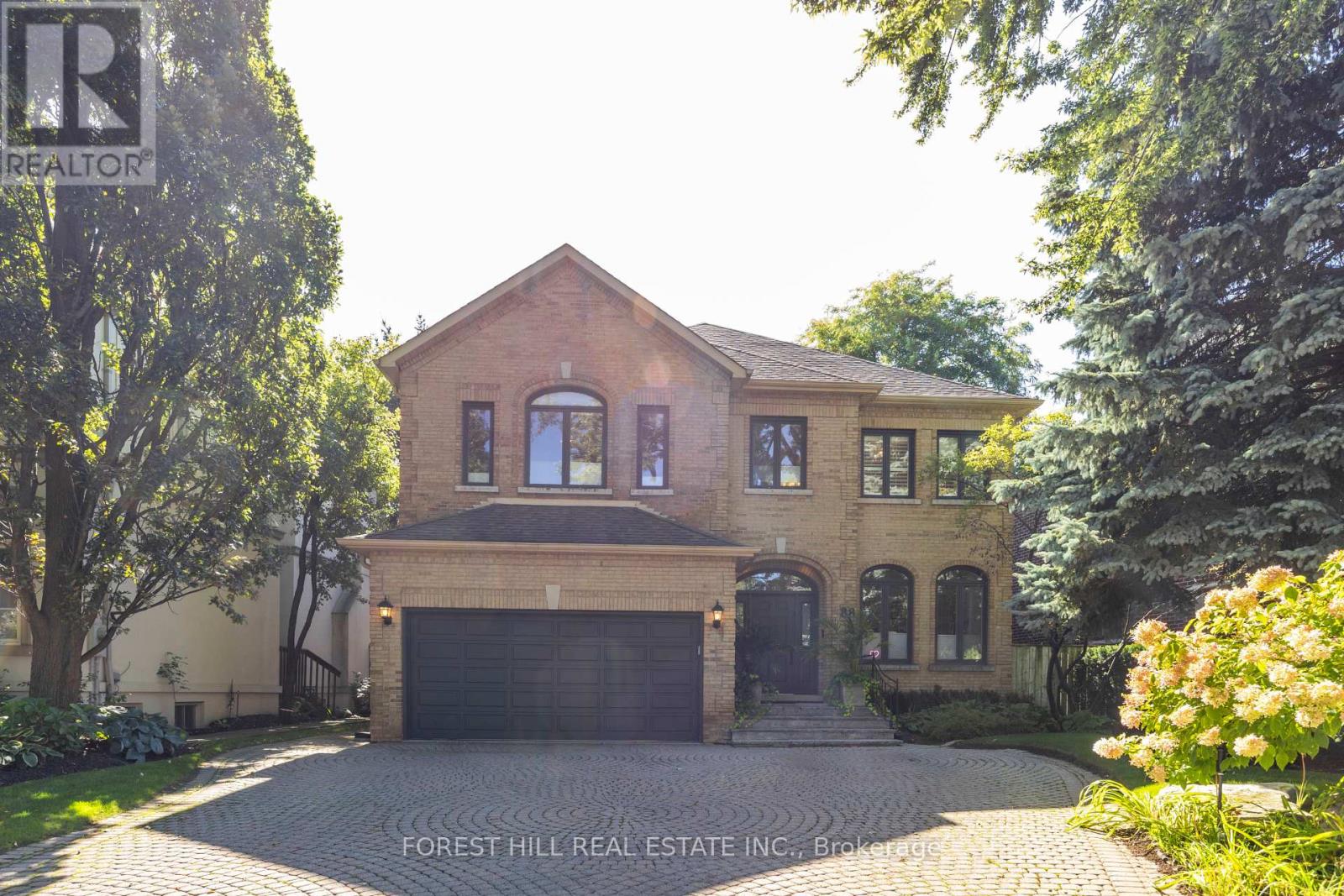 Property at 88 YONGE BOULEVARD image 1