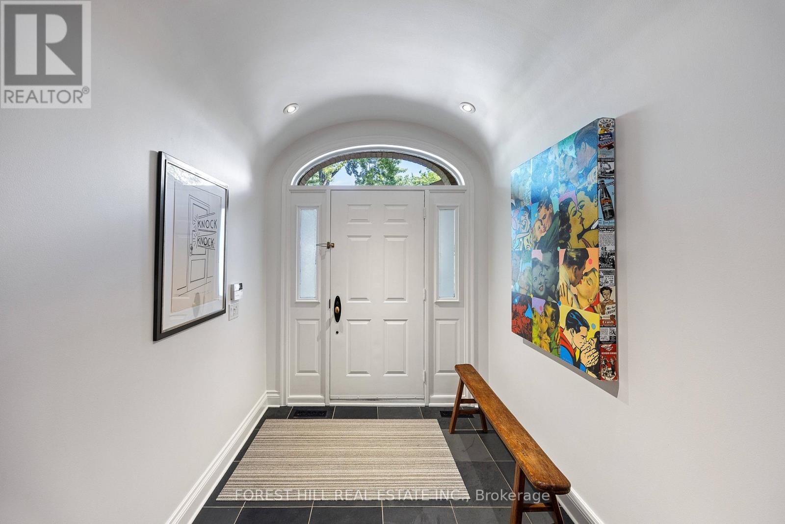 Property at 88 YONGE BOULEVARD image 2