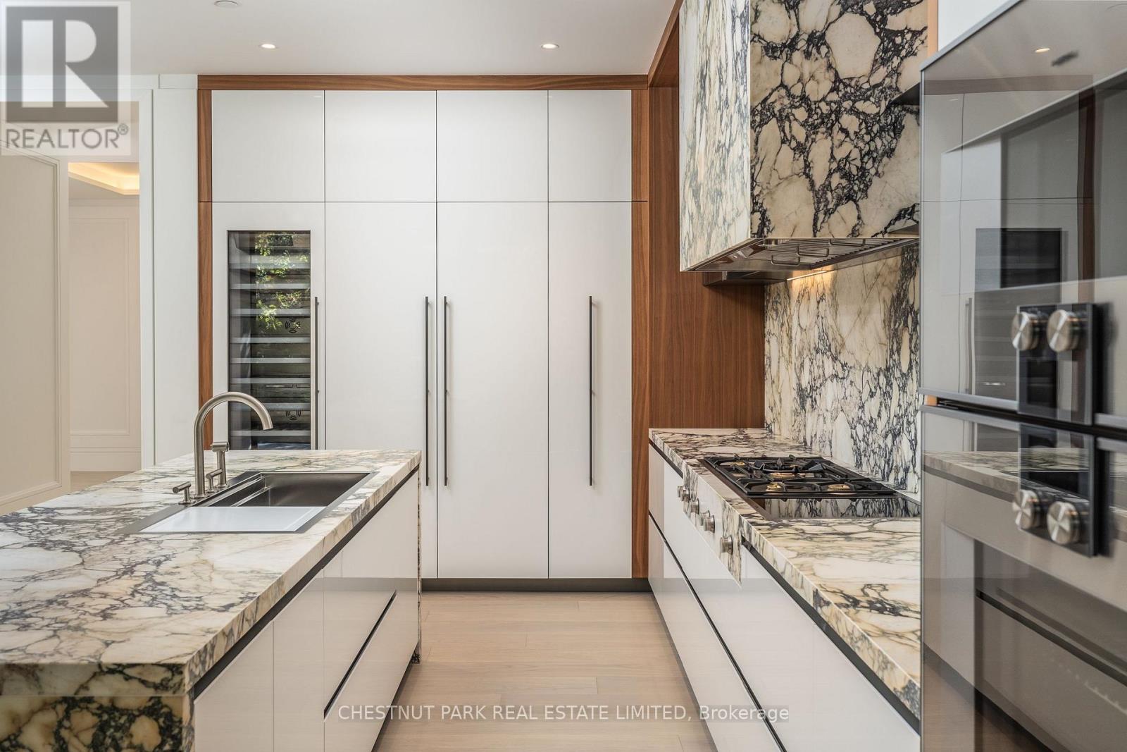 205 - 7 Dale Avenue, Toronto (Rosedale-Moore Park), Ontario  M4W 1K2 - Photo 8 - C12223564