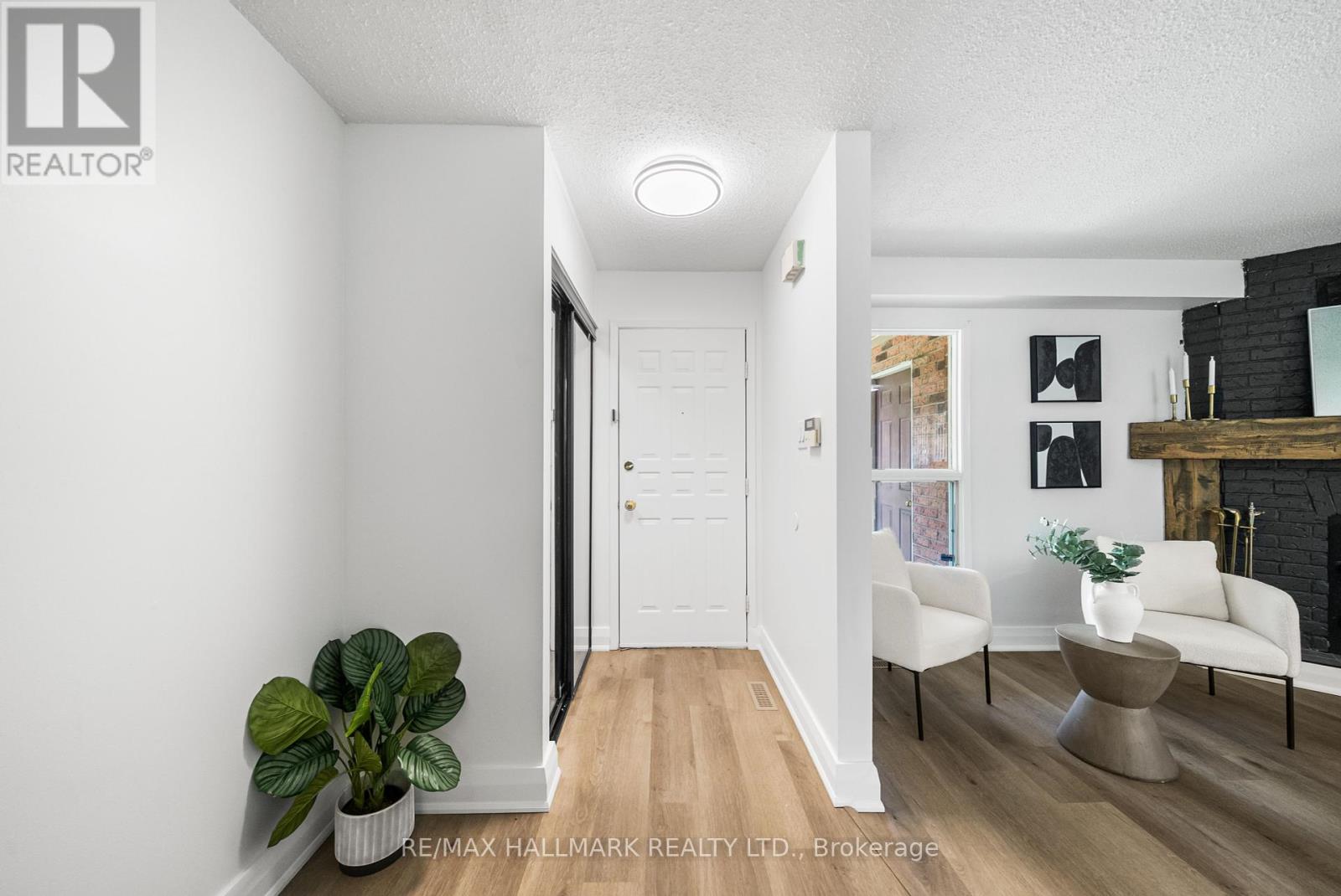 Property at 32 WOODWARD CRESCENT image 3