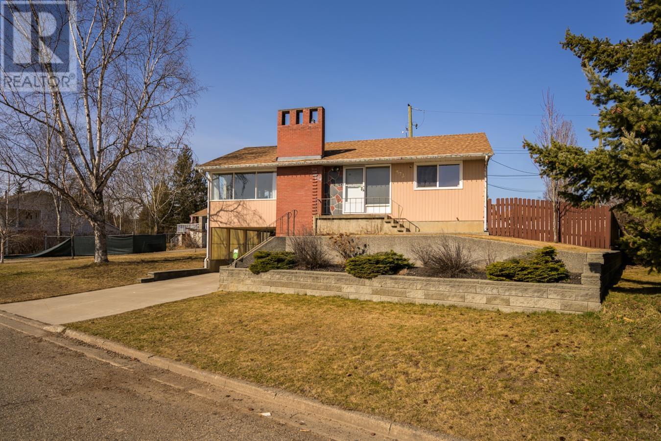 Property at 1573 EDMONTON STREET image 4