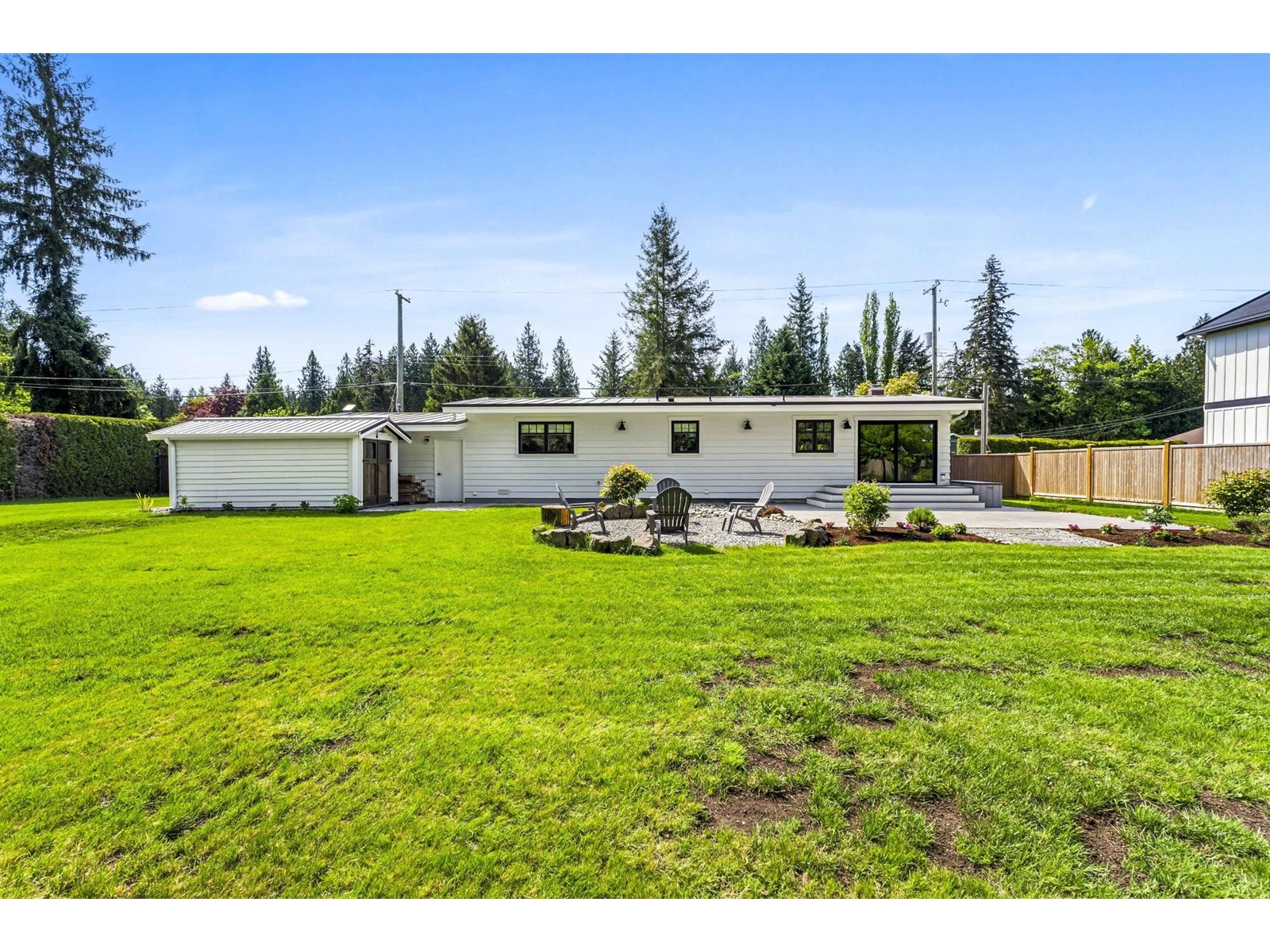 Property at 24633 56 AVENUE image 2