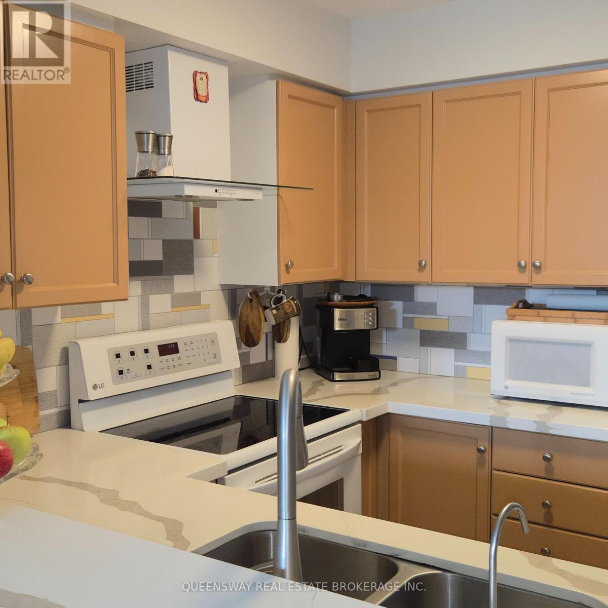 Ph-107 - 1 Emerald Lane, Vaughan (Crestwood-Springfarm-Yorkhill), Ontario  L4J 8N2 - Photo 22 - N12223648