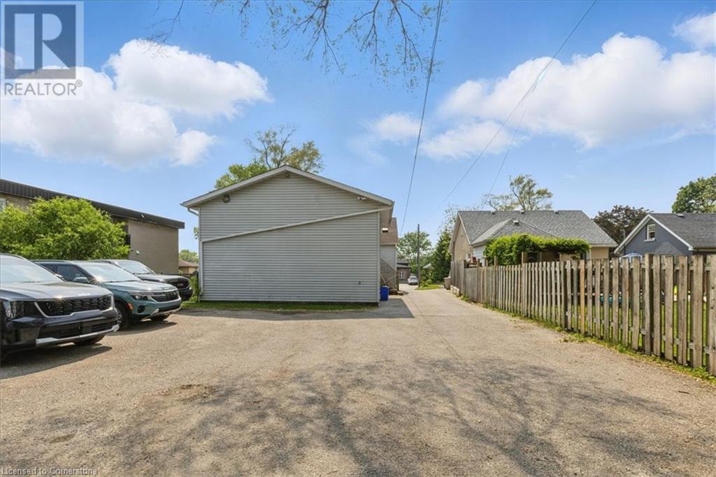 839 Stirling Avenue S, Kitchener, Ontario  N2L 2M6 - Photo 6 - 40738443