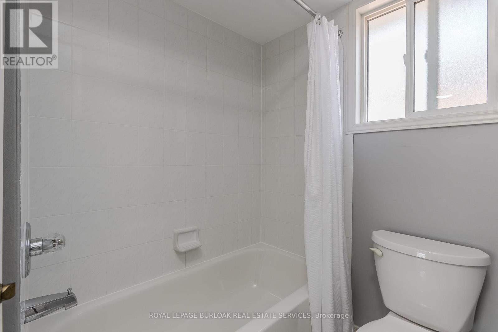 561 Phoebe Crescent, Burlington (Appleby), Ontario  L7L 6H6 - Photo 26 - W12223417