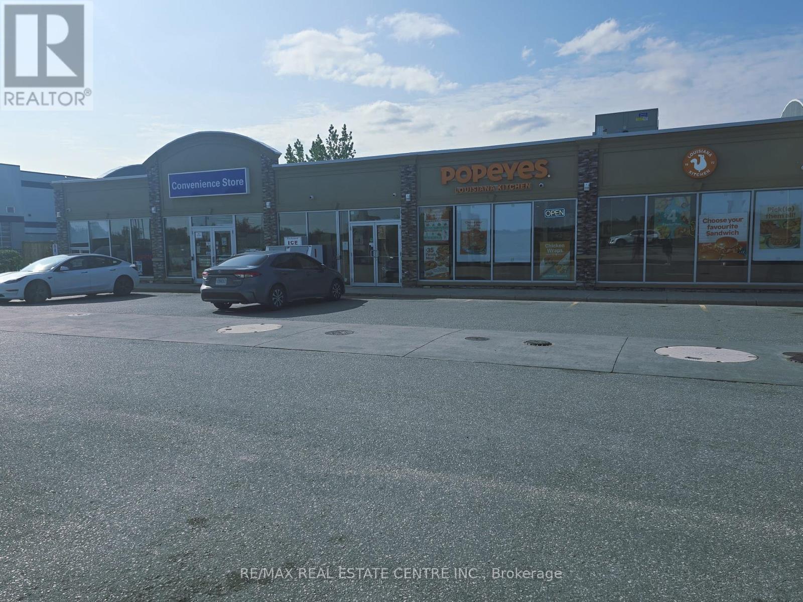 207219 On-9, Orangeville, Ontario  L9W 6J1 - Photo 1 - W12223462