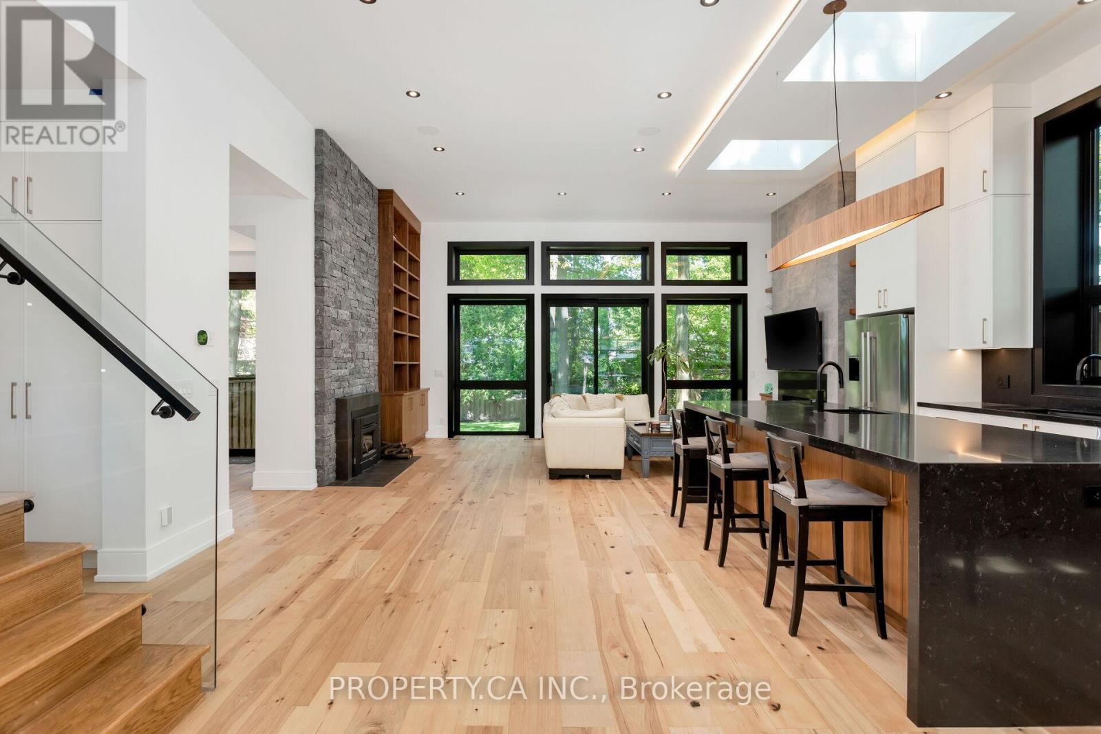 Property at 58 FARNINGHAM CRESCENT image 3