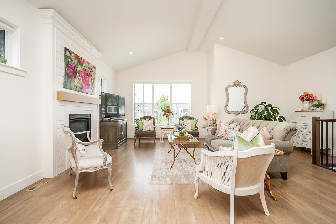 Property at 50202 KENSINGTON DRIVE image 4