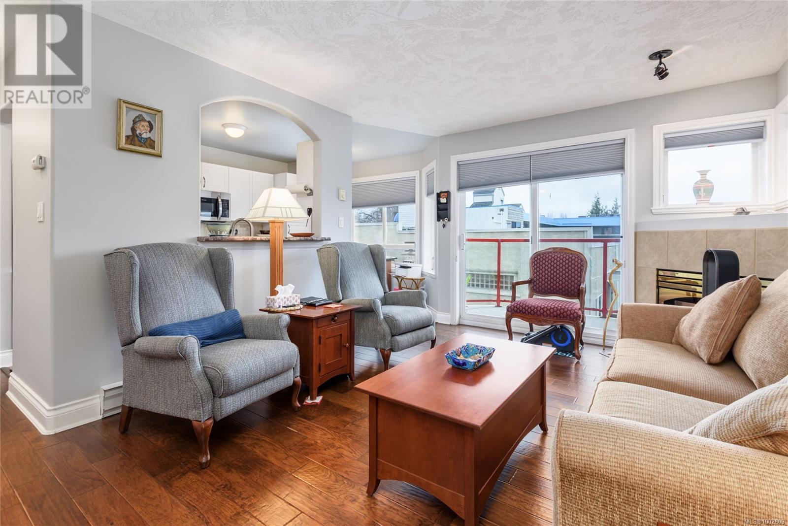 Property at 201 1811 Comox Ave image 3