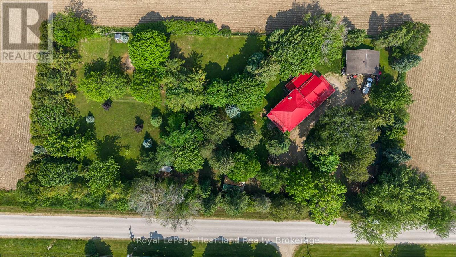 9540 Ayton Road, Minto, Ontario  N0G 1Z0 - Photo 5 - X12223758