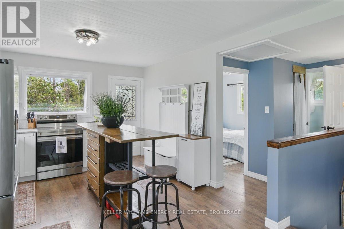 Property at 33 LILA COURT image 3